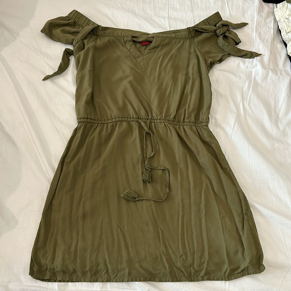 Beautiful olive dress from Guess. Size Large.